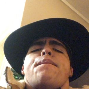 Meet your Posher, Max